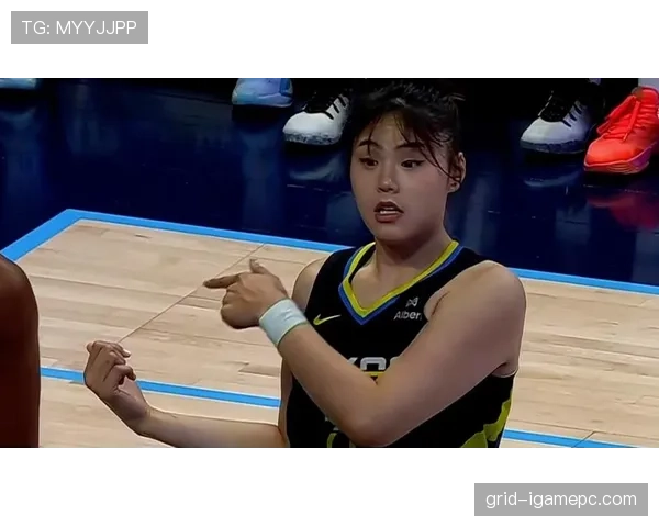 李月汝随手拎的包比我整年工资还厚，看到那背影我直接懵了